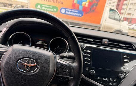 Toyota Camry, 2018 год, 2 750 000 рублей, 7 фотография