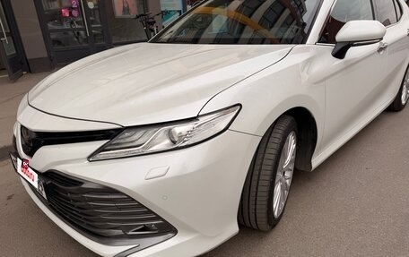 Toyota Camry, 2018 год, 2 750 000 рублей, 8 фотография