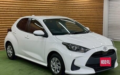 Toyota Yaris, 2023 год, 885 000 рублей, 1 фотография