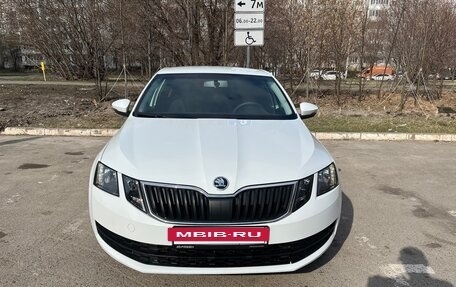 Skoda Octavia, 2018 год, 1 290 000 рублей, 2 фотография