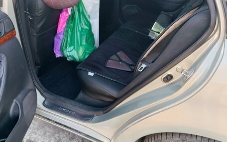 Toyota Avensis III рестайлинг, 2004 год, 800 000 рублей, 7 фотография