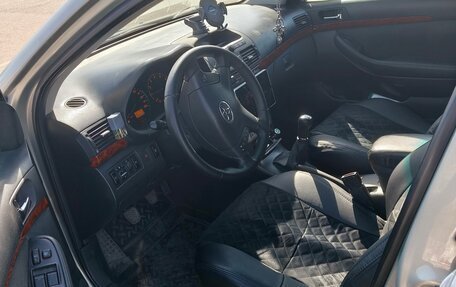 Toyota Avensis III рестайлинг, 2004 год, 800 000 рублей, 6 фотография