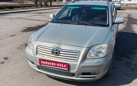 Toyota Avensis III рестайлинг, 2004 год, 800 000 рублей, 8 фотография