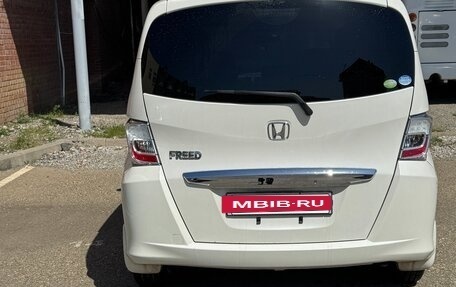 Honda Freed I, 2012 год, 1 275 000 рублей, 2 фотография