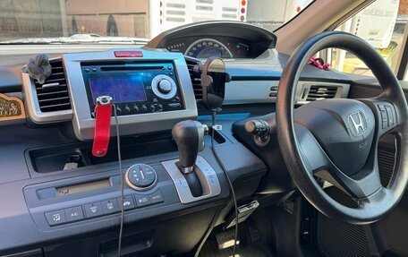 Honda Freed I, 2012 год, 1 275 000 рублей, 7 фотография