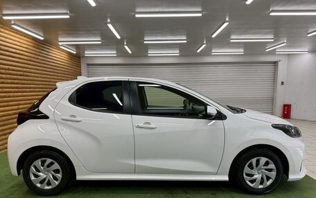 Toyota Yaris, 2023 год, 885 000 рублей, 10 фотография