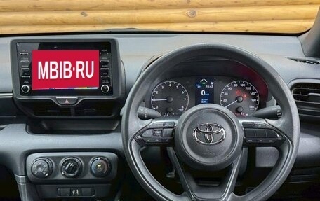 Toyota Yaris, 2023 год, 885 000 рублей, 12 фотография