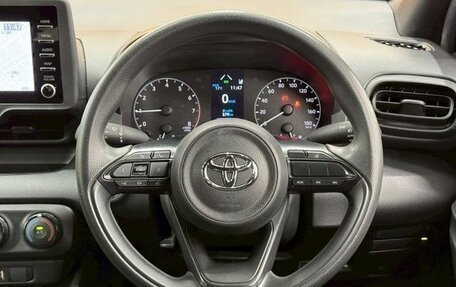 Toyota Yaris, 2023 год, 885 000 рублей, 13 фотография