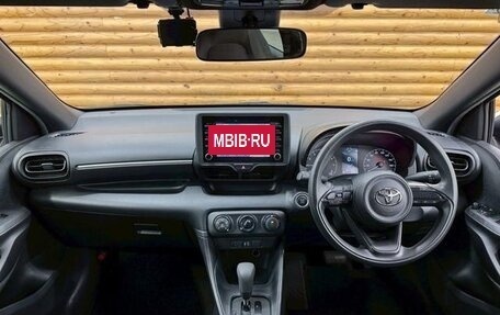 Toyota Yaris, 2023 год, 885 000 рублей, 11 фотография