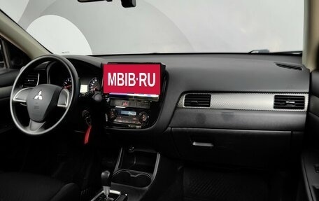 Mitsubishi Outlander III рестайлинг 3, 2012 год, 1 228 000 рублей, 13 фотография