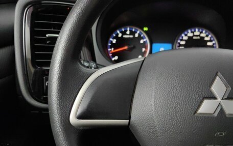 Mitsubishi Outlander III рестайлинг 3, 2012 год, 1 228 000 рублей, 18 фотография