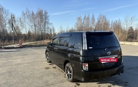 Toyota ISis I, 2013 год, 1 600 000 рублей, 2 фотография