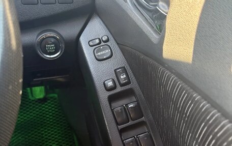 Toyota ISis I, 2013 год, 1 600 000 рублей, 9 фотография