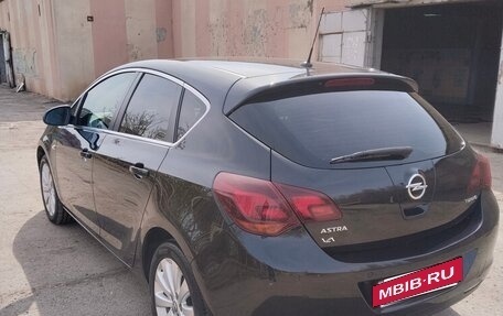 Opel Astra J, 2011 год, 1 050 000 рублей, 5 фотография