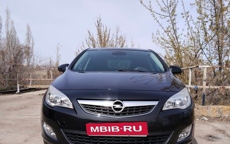 Opel Astra J, 2011 год, 1 050 000 рублей, 3 фотография