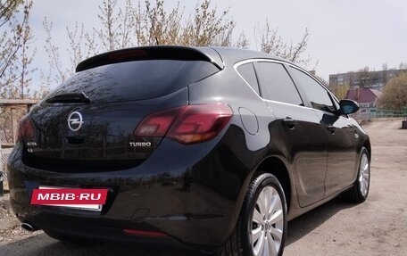 Opel Astra J, 2011 год, 1 050 000 рублей, 4 фотография