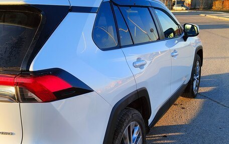 Toyota RAV4, 2021 год, 3 950 000 рублей, 6 фотография