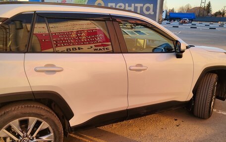 Toyota RAV4, 2021 год, 3 950 000 рублей, 10 фотография