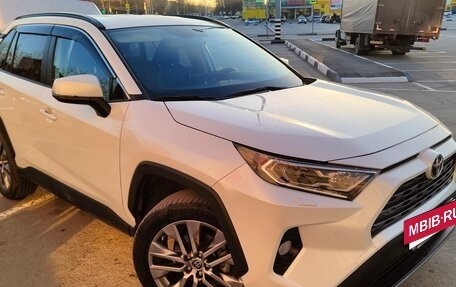 Toyota RAV4, 2021 год, 3 950 000 рублей, 11 фотография