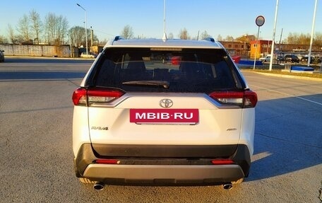 Toyota RAV4, 2021 год, 3 950 000 рублей, 5 фотография
