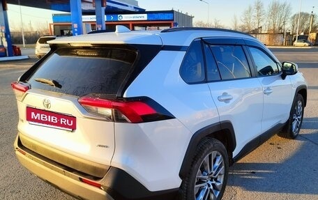 Toyota RAV4, 2021 год, 3 950 000 рублей, 7 фотография