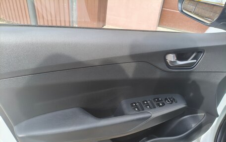 Hyundai Solaris II рестайлинг, 2020 год, 1 400 000 рублей, 5 фотография