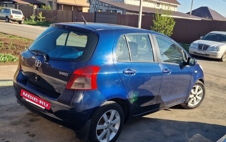 Toyota Yaris III рестайлинг, 2008 год, 500 000 рублей, 2 фотография