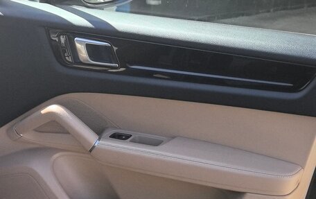 Porsche Cayenne III, 2019 год, 6 750 000 рублей, 16 фотография