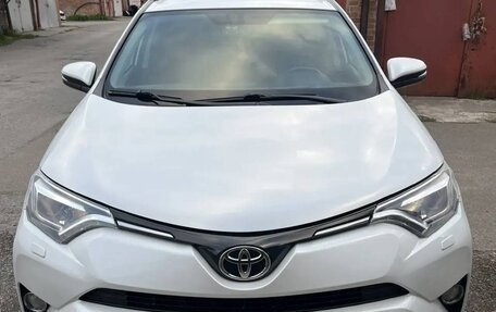 Toyota RAV4, 2018 год, 2 350 000 рублей, 1 фотография