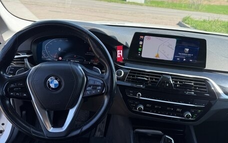 BMW 5 серия, 2019 год, 2 600 000 рублей, 13 фотография