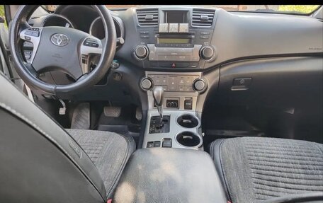 Toyota Highlander III, 2013 год, 2 450 000 рублей, 4 фотография