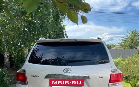 Toyota Highlander III, 2013 год, 2 450 000 рублей, 2 фотография