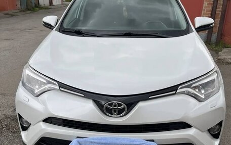 Toyota RAV4, 2018 год, 2 350 000 рублей, 3 фотография