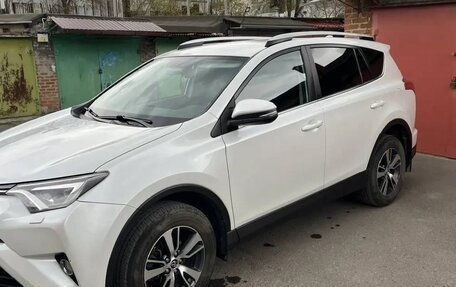 Toyota RAV4, 2018 год, 2 350 000 рублей, 4 фотография