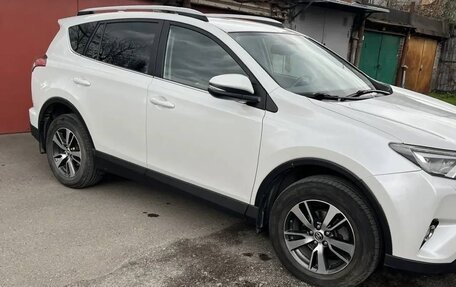 Toyota RAV4, 2018 год, 2 350 000 рублей, 5 фотография