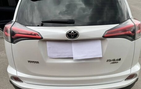 Toyota RAV4, 2018 год, 2 350 000 рублей, 6 фотография