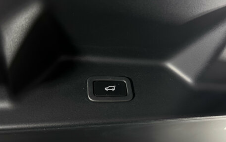 Land Rover Range Rover IV рестайлинг, 2018 год, 7 350 000 рублей, 16 фотография