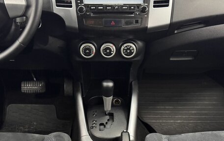 Mitsubishi Outlander III рестайлинг 3, 2008 год, 1 240 000 рублей, 10 фотография