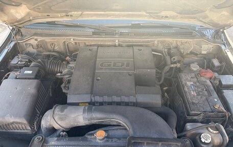 Mitsubishi Pajero III рестайлинг, 2002 год, 950 000 рублей, 14 фотография