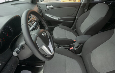 Hyundai Solaris II рестайлинг, 2011 год, 775 000 рублей, 10 фотография