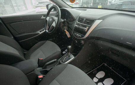 Hyundai Solaris II рестайлинг, 2011 год, 775 000 рублей, 16 фотография