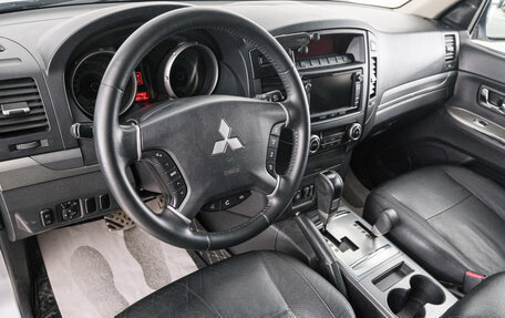 Mitsubishi Pajero IV, 2014 год, 2 599 000 рублей, 9 фотография