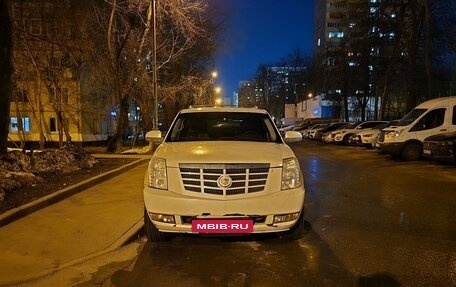 Cadillac Escalade III, 2010 год, 1 499 000 рублей, 2 фотография