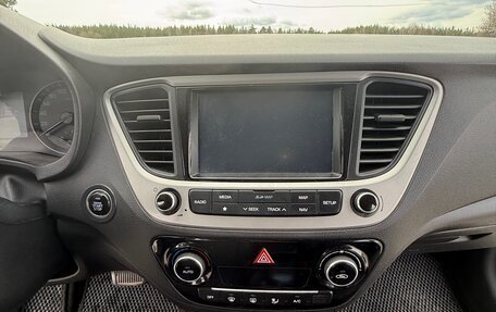 Hyundai Solaris II рестайлинг, 2017 год, 1 450 000 рублей, 27 фотография