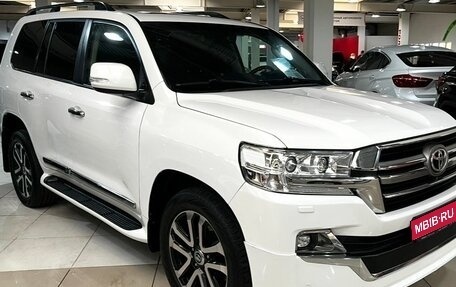 Toyota Land Cruiser 200, 2015 год, 4 865 000 рублей, 1 фотография