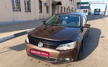 Volkswagen Jetta VI, 2014 год, 999 000 рублей, 4 фотография