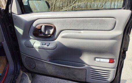 Chevrolet Tahoe II, 1998 год, 1 000 000 рублей, 23 фотография