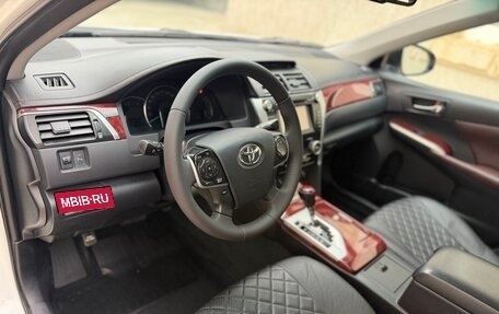 Toyota Camry, 2014 год, 1 570 000 рублей, 8 фотография