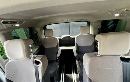 Volkswagen Multivan, 2022 год, 4 550 000 рублей, 15 фотография