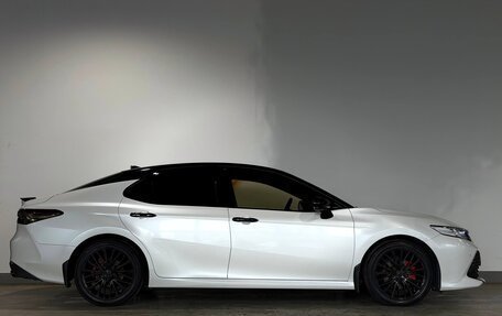 Toyota Camry, 2018 год, 2 800 000 рублей, 5 фотография